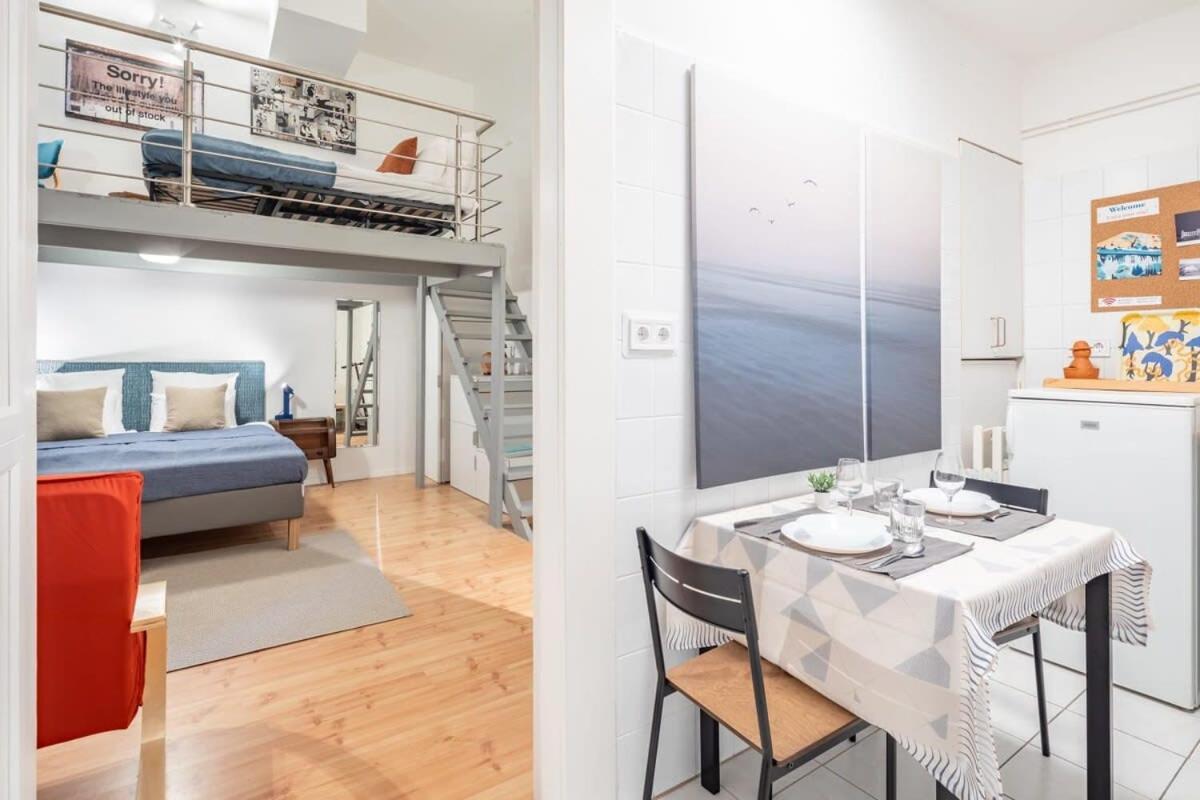 Central Cozy Apartment *